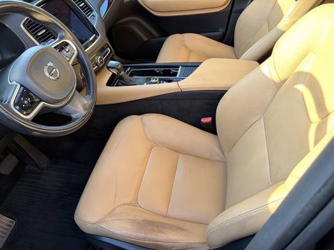 Used 2016 Volvo XC90 T6 Momentum w/ Momentum Plus Package image 5