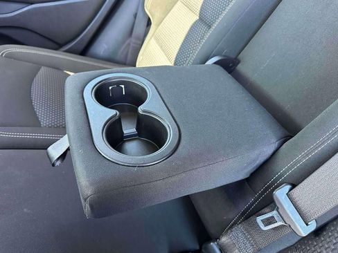 Used 2024 GMC Terrain SLE image 11