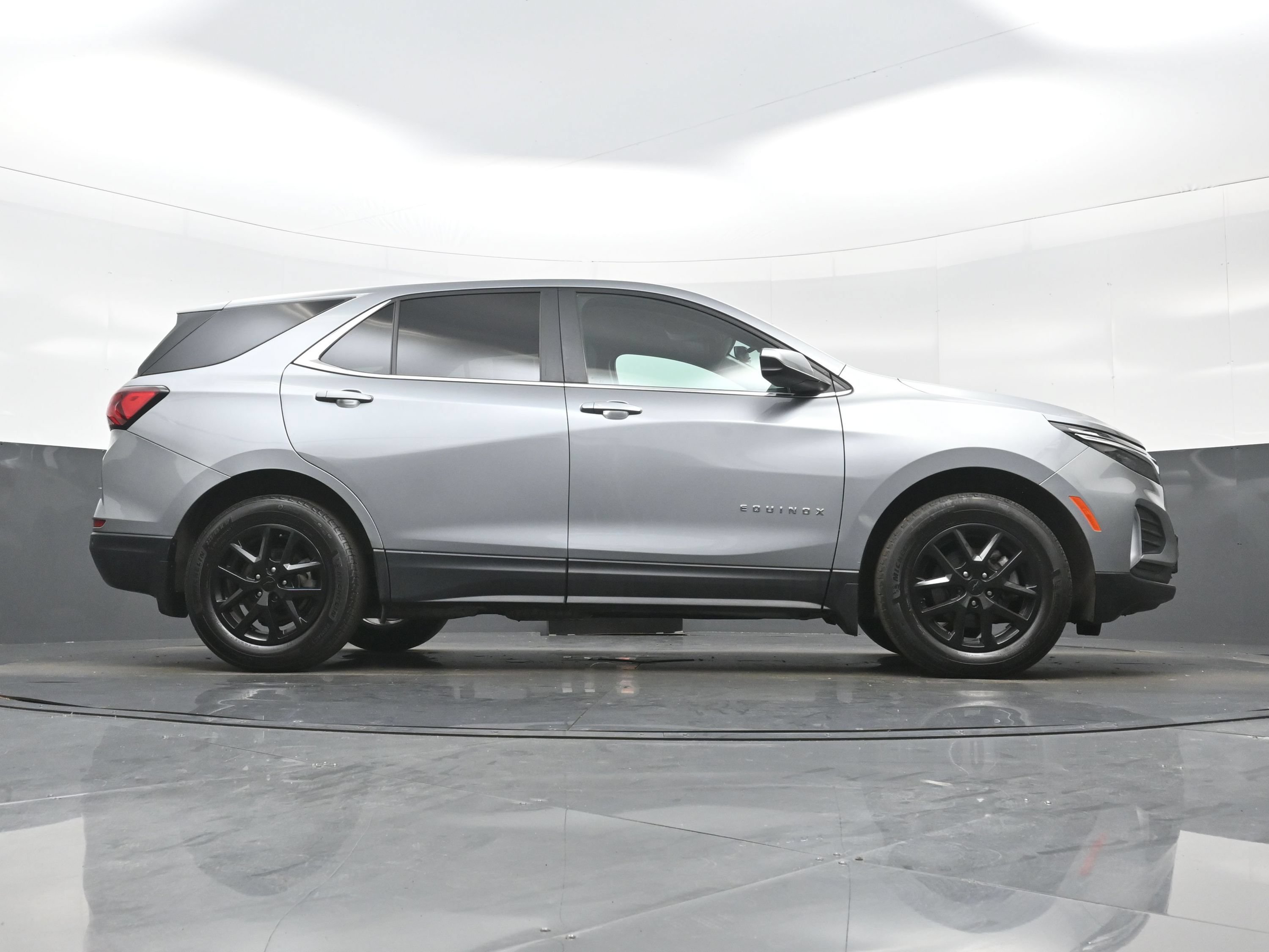 Used 2024 Chevrolet Equinox LT w/ LPO, Floor Liner Package FWD image 31