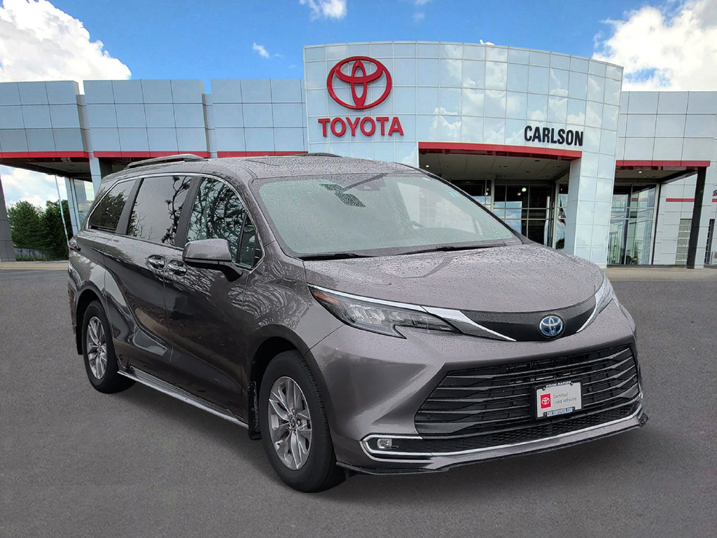 Certified 2024 Toyota Sienna XLE AWD/4WD image 2