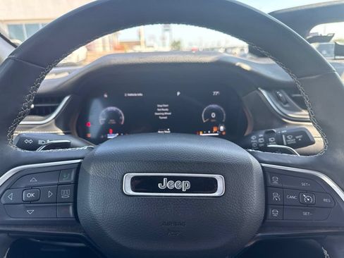 Used 2023 Jeep Grand Cherokee L Laredo AWD/4WD image 18