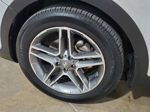 Used 2018 Hyundai Santa Fe Limited image 47