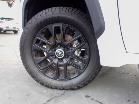 Used 2024 Toyota Tundra Limited image 12