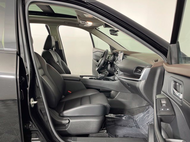 Used 2023 Nissan Rogue SV w/ SV Premium B Package FWD image 40