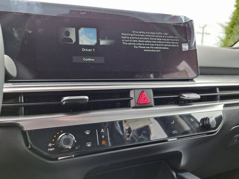 New 2026 Kia Sorento LX image 10