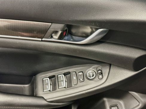 Used 2018 Honda Accord Sport image 15