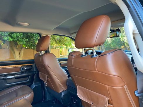 Used 2014 RAM 2500 Longhorn w/ Convenience Group AWD/4WD image 46