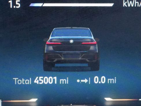 Certified 2023 BMW i7 xDrive60 w/ Executive Package 2 AWD/4WD image 22
