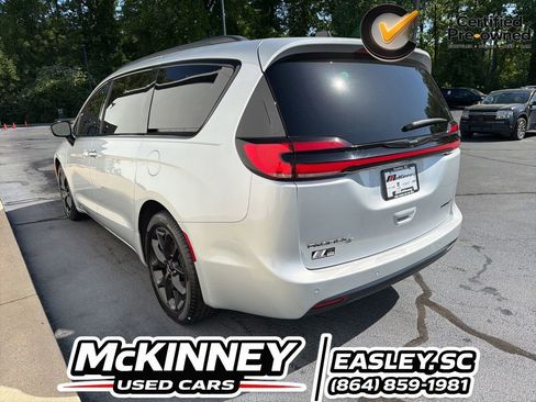 Certified 2023 Chrysler Pacifica Limited w/ S Appearance Package FWD image 10