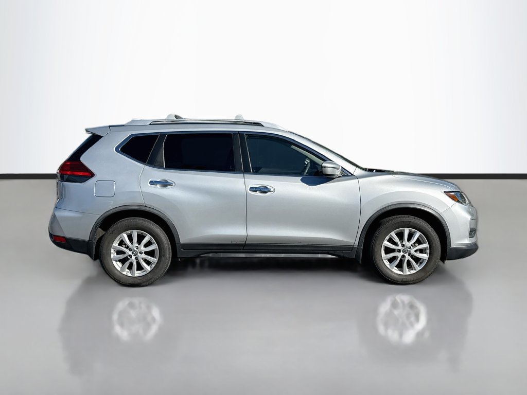 Used 2017 Nissan Rogue SV FWD image 8