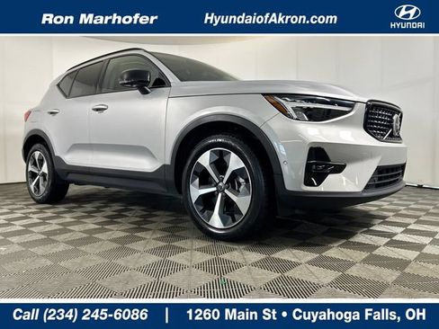 Used 2023 Volvo XC40 B4 Ultimate FWD image 1