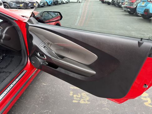 Used 2015 Chevrolet Camaro SS RWD image 11