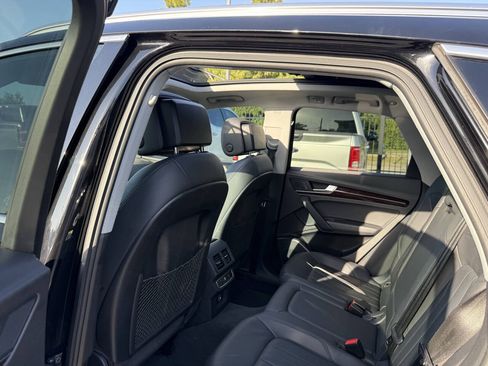 Used 2020 Audi Q5 2.0T Premium w/ Convenience Package AWD/4WD image 12
