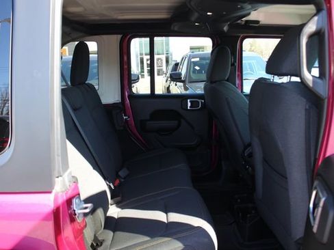 Used 2024 Jeep Wrangler Willys image 31