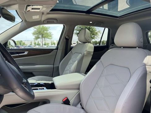 New 2026 Volkswagen Atlas SE FWD image 12