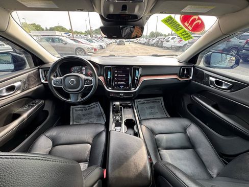 Used 2022 Volvo S60 B5 Momentum FWD image 16