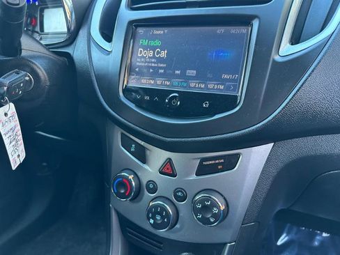 Used 2016 Chevrolet Trax LT w/ LT Convenience Package image 40