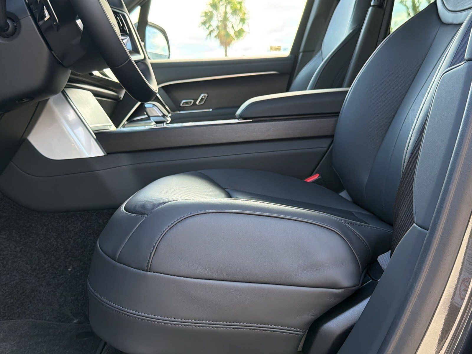 New 2026 Land Rover Range Rover SE AWD/4WD image 5