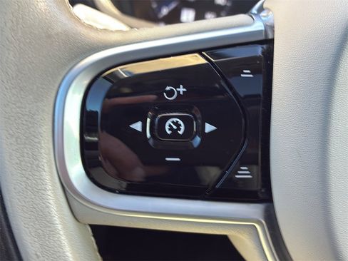 Used 2020 Volvo S60 T5 Momentum image 33