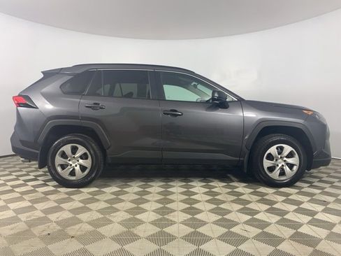 Used 2021 Toyota RAV4 LE image 8