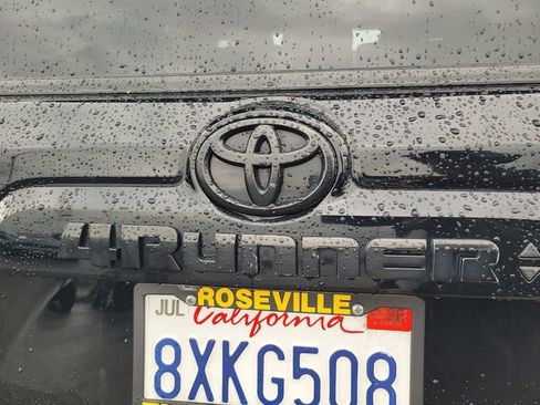 Used 2021 Toyota 4Runner SR5 Premium w/ Moonroof Package RWD image 10