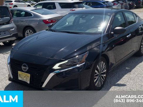 Used 2024 Nissan Altima 2.5 SV FWD image 22