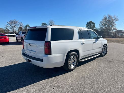 Used 2018 Chevrolet Suburban LT image 7