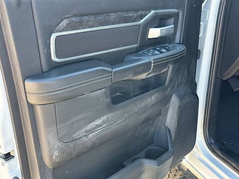 Used 2024 RAM 2500 Big Horn w/ Night Edition image 10