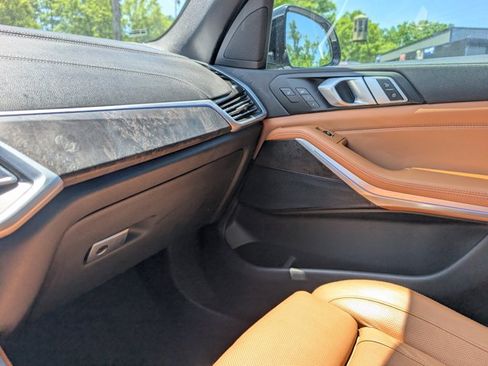 Used 2022 BMW X5 xDrive40i w/ M Sport Package AWD/4WD image 73