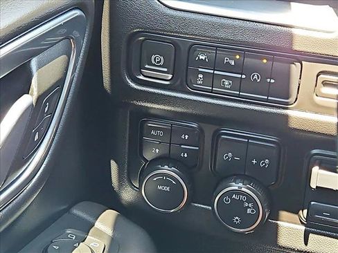 Certified 2023 Chevrolet Tahoe LT w/ Luxury Package AWD/4WD image 17