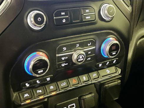 Used 2020 GMC Sierra 1500 AT4 w/ AT4 Premium Package image 16