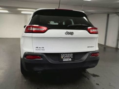 Used 2017 Jeep Cherokee Sport AWD/4WD image 7