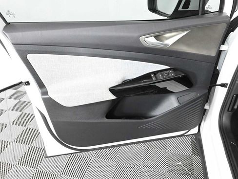 Certified 2023 Volkswagen ID.4 Pro RWD image 17