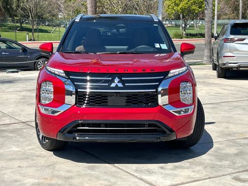 New 2025 Mitsubishi Outlander SEL image 2