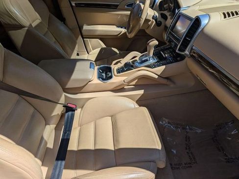 Used 2011 Porsche Cayenne S AWD/4WD image 28