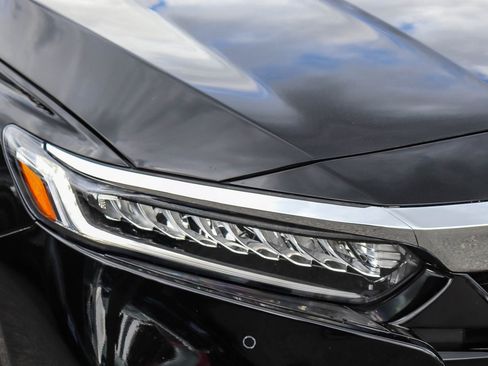 Certified 2018 Honda Accord Touring image 12
