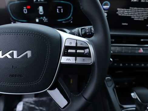 New 2025 Kia Telluride S image 32