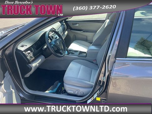 Used 2015 Toyota Camry LE FWD image 9