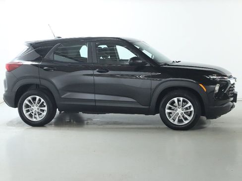 Used 2024 Chevrolet TrailBlazer LS FWD image 11