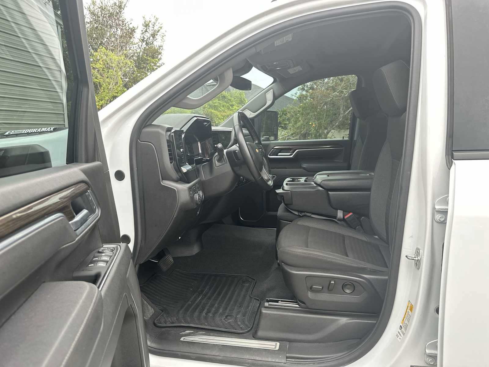 Certified 2025 Chevrolet Silverado 2500 LT w/ Convenience Package AWD/4WD image 2