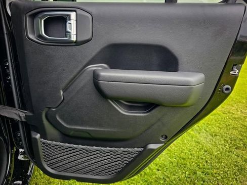 Certified 2024 Jeep Wrangler Sport S image 39