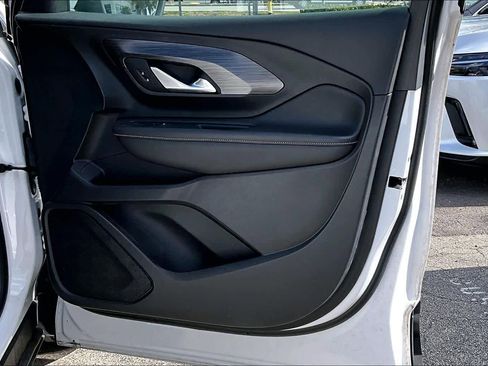 Used 2022 GMC Terrain SLT w/ Tech Package image 27