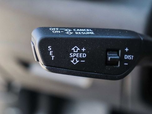 Used 2025 Audi Q5 Premium w/ Convenience Package image 30