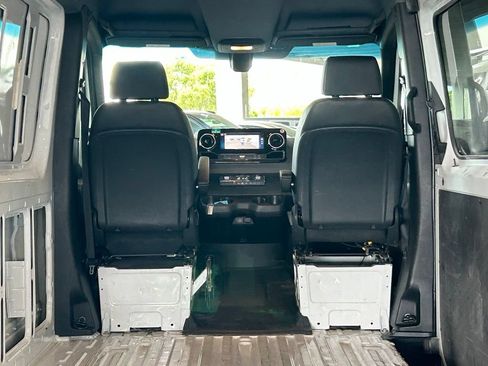 Used 2025 Mercedes-Benz Sprinter 2500 image 54