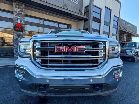 Used 2018 GMC Sierra 1500 SLT w/ SLT Premium Package image 10