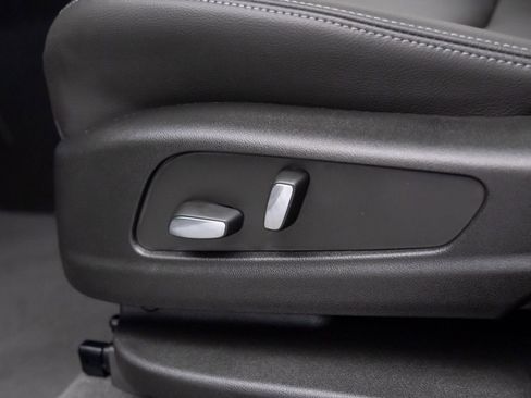 New 2025 Cadillac XT6 Luxury image 17