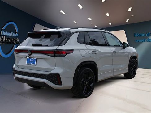 New 2026 Volkswagen Tiguan SE R-Line image 5