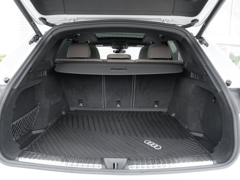 Certified 2025 Audi Q5 Premium Plus w/ Premium Plus AWD/4WD image 32