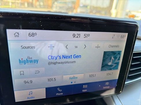 Used 2022 Ford Explorer XLT w/ Equipment Group 202A image 14