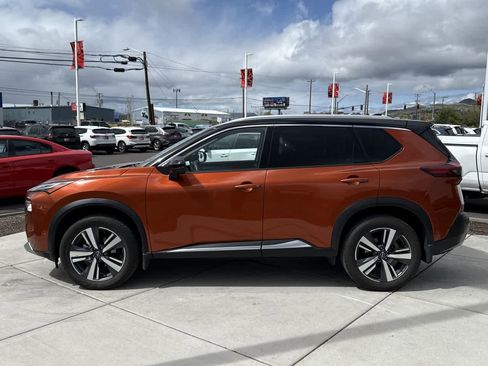Used 2023 Nissan Rogue Platinum w/ Platinum Premium Package AWD/4WD image 2